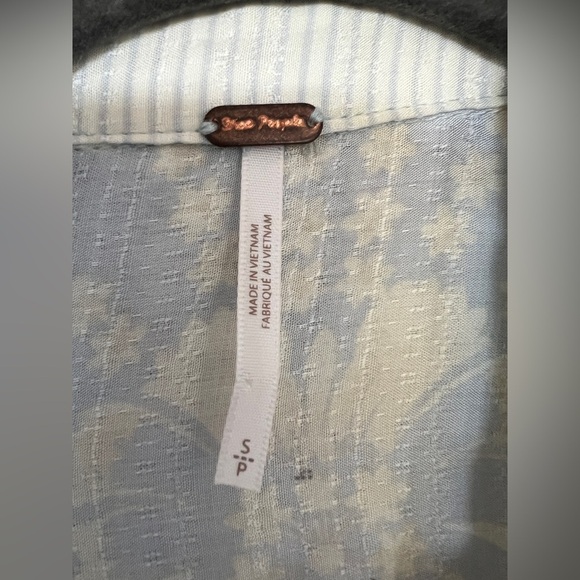 Free People
Women's Virgo Baby Button-Down Shirt - Picture 6 of 6